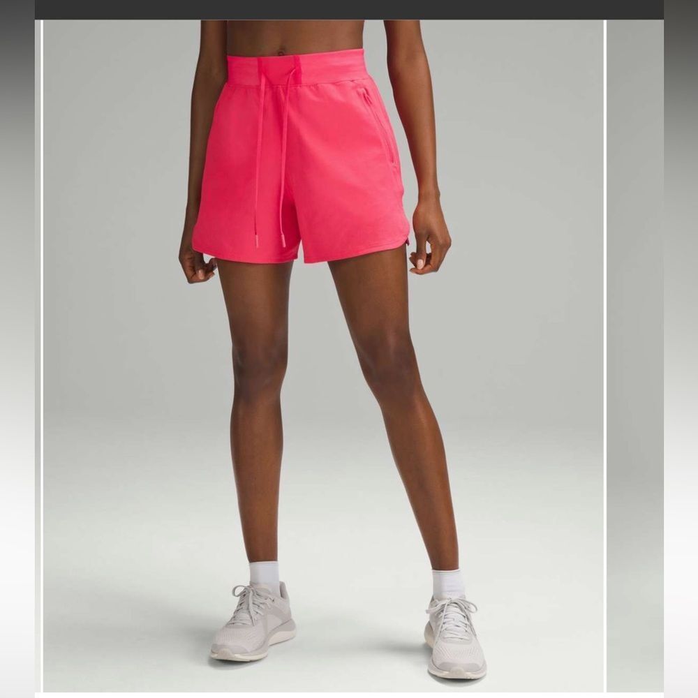LULULEMON License to Train High-Rise4” Athletic Short
Lip Gloss Hot Pink 4